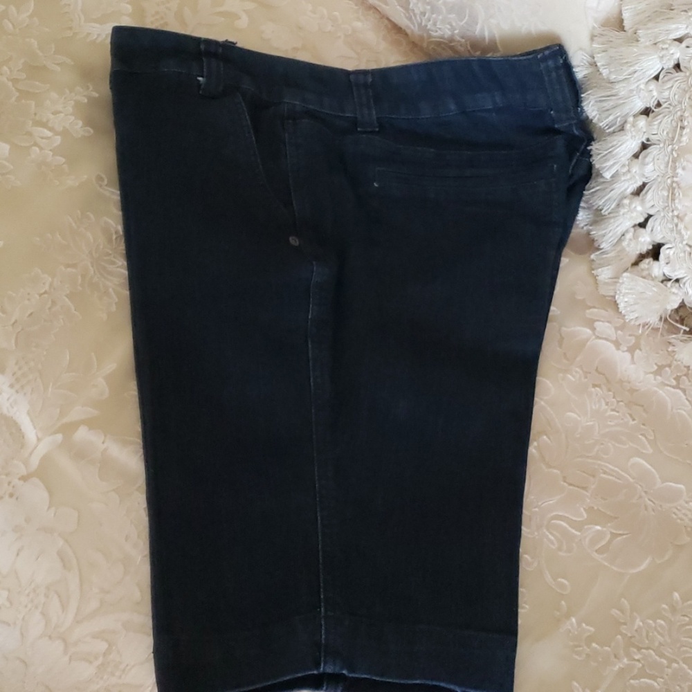 NWOT, DKNY Jeans Bermuda Shorts, Size 10